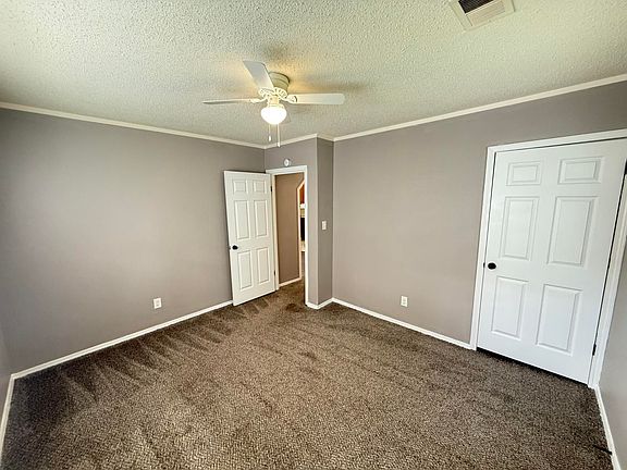 4th image of 816 Columbia St