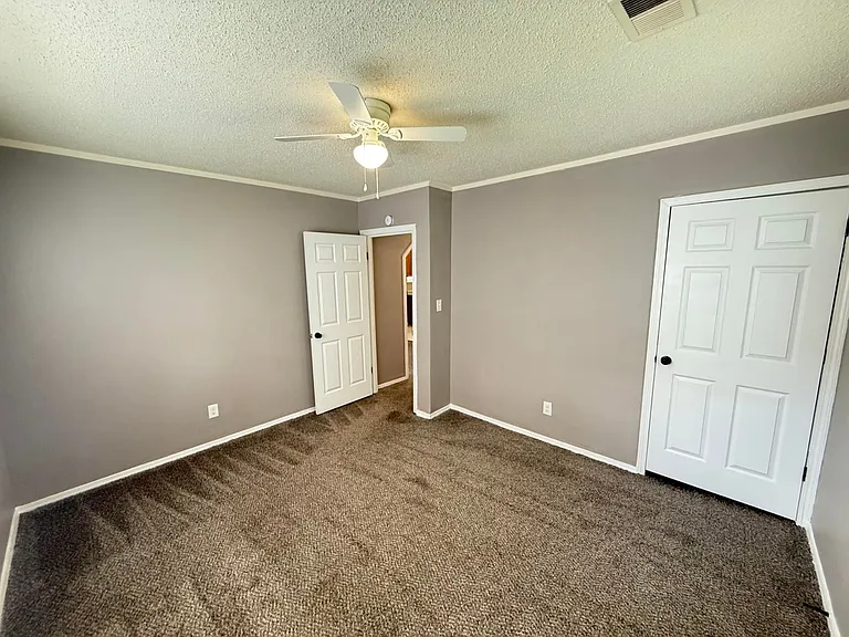 816 Columbia St — Photo 4
