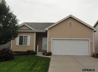 15255 Armstrong St, Omaha, NE 68116