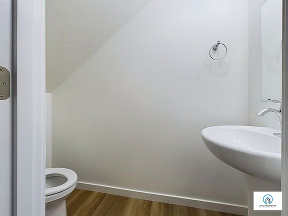 5th image of 140 Lewis St #A