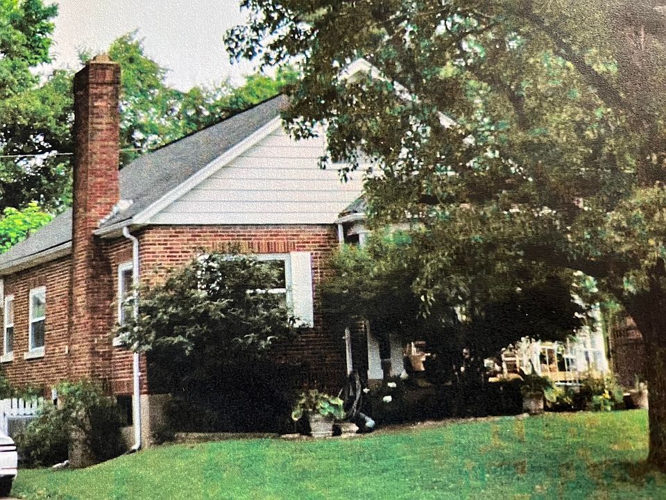 1st image of 13 Oxford Dr
