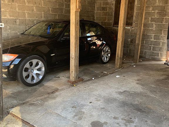 Garage, one spot per floor