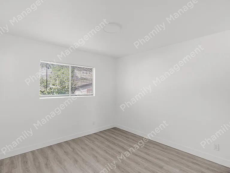 2538 Johnston St #11 — Photo 2