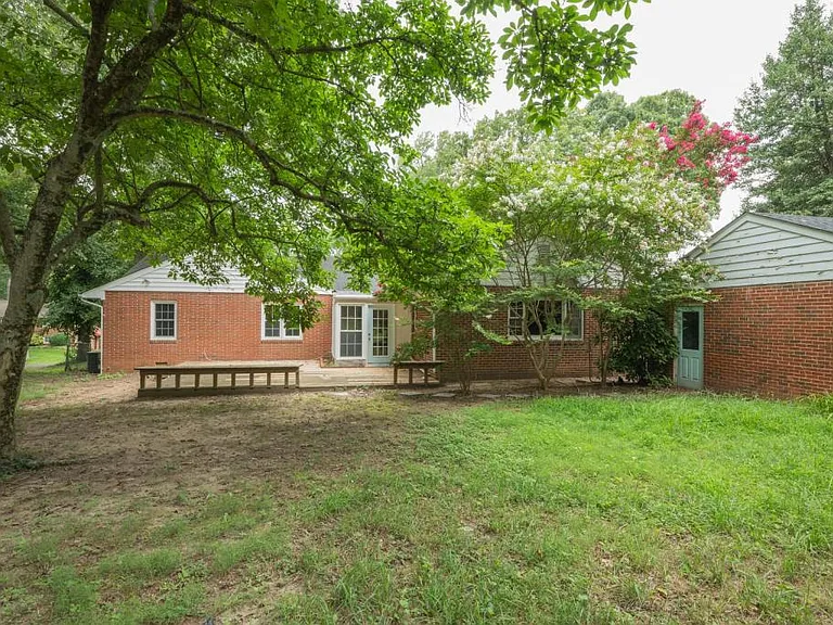 2337 Renfro Rd N — Photo 38