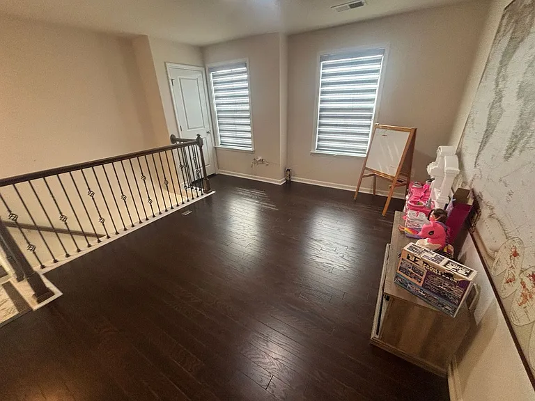 317 Aintree Ave — Photo 29