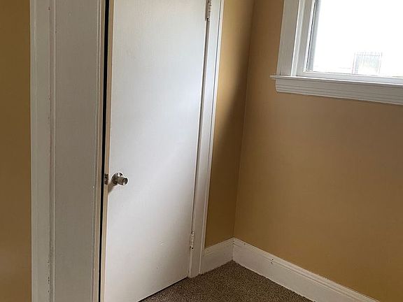 4th image of 11812 Parkhill Ave