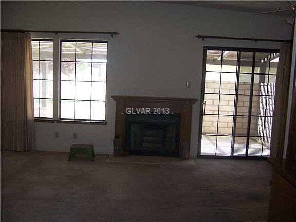 3rd image of 701 E Bourbon St #1