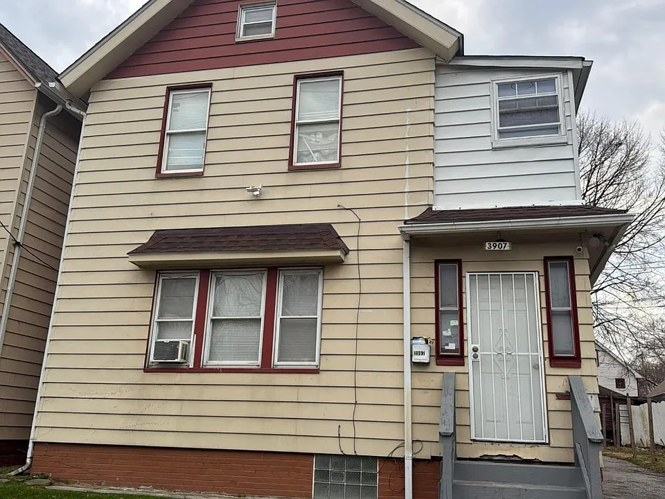 3907 Newark Ave #2