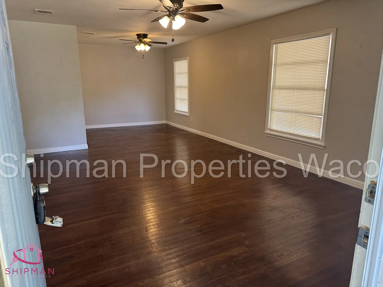 3917 Maple Avenue - 1 — Photo 4