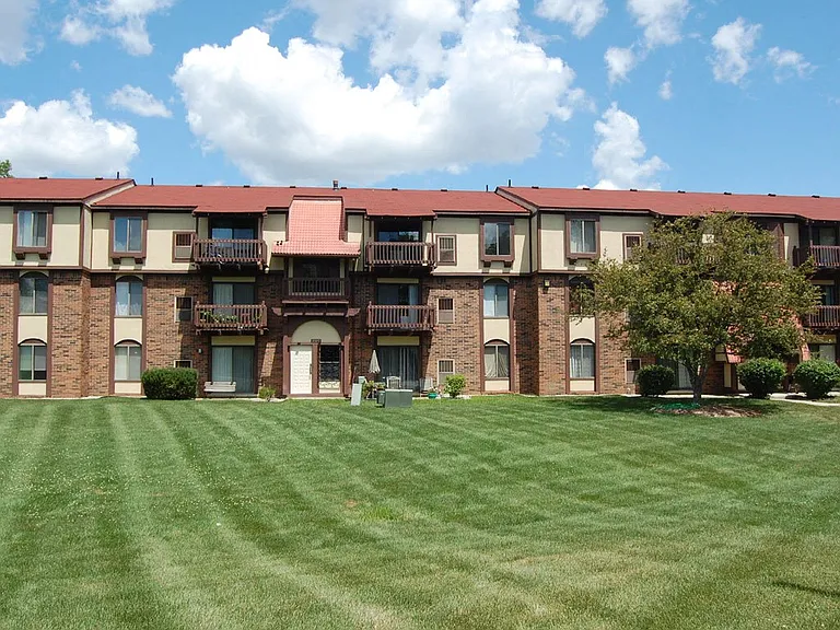 West Wind Apartments — Photo 42
