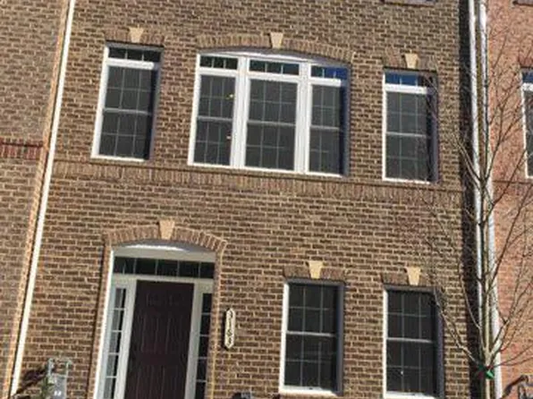 3163 John Glenn St, Herndon, VA 20171
