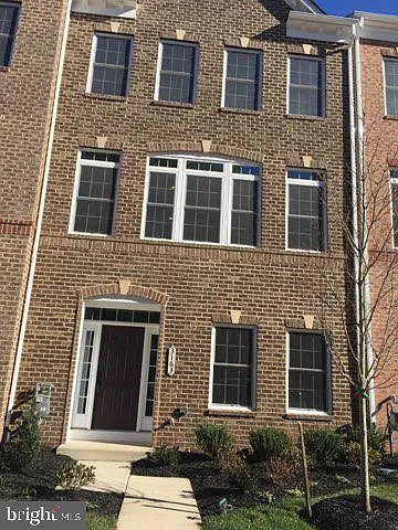 3163 John Glenn St Photo 1