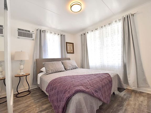 4th image of 938D Kapahulu Ave #4
