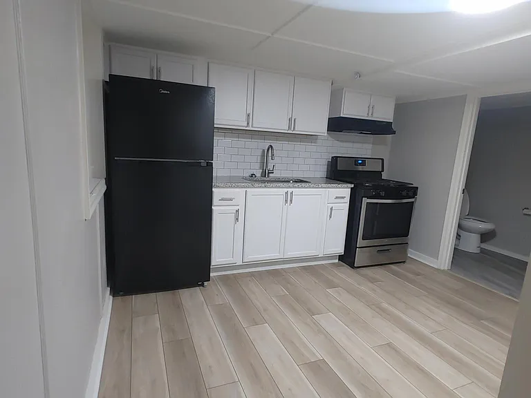 2255 W Broad St #D — Photo 6
