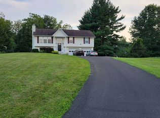 9 Susan Ct, Florida, NY 10921