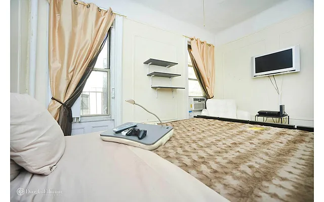 Rented by Douglas Elliman | media 62