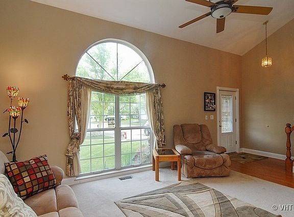 2nd image of 104 Weston Ln