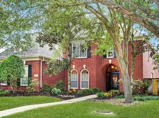7531 Guinevere Dr, Sugar Land, TX 77479