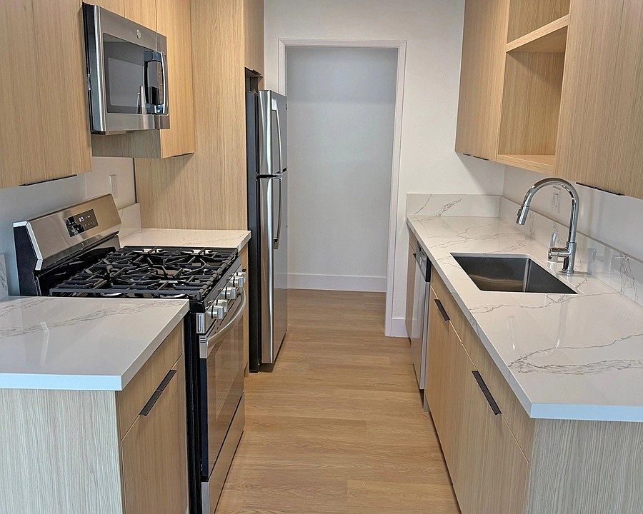 1st image of 11070 Rose Ave APT 3