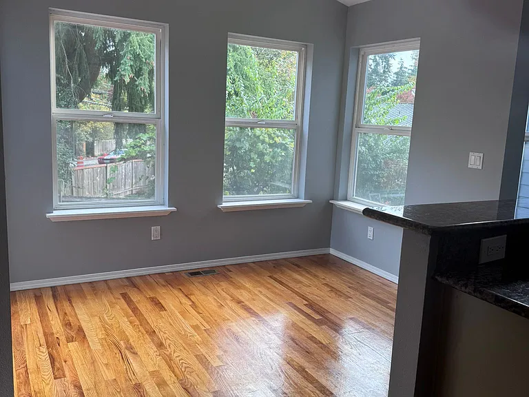 7664 NE 125th St — Photo 14
