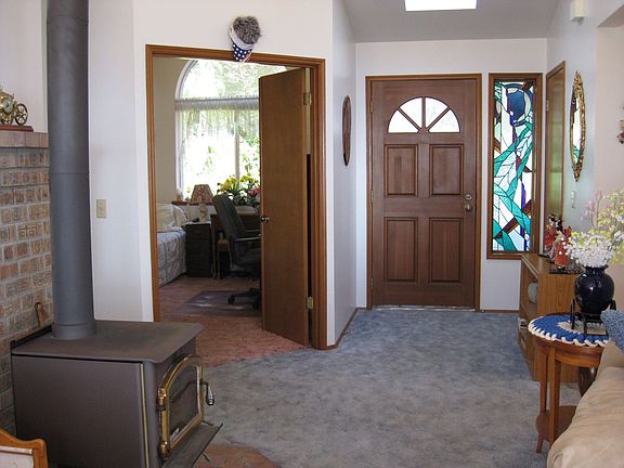 3rd image of 747 N Sunset Dr