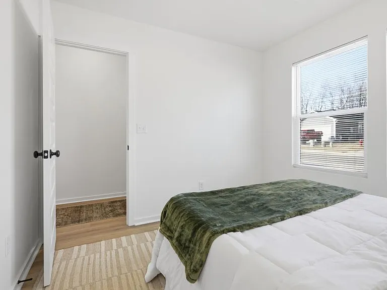 207 S Eagle Ln — Photo 25