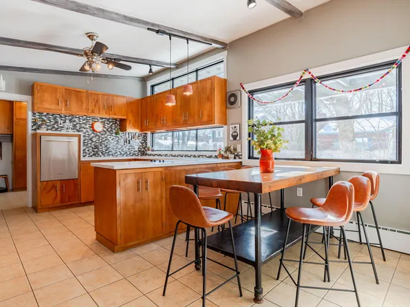 15 Holwell Street, Portland, ME 04103