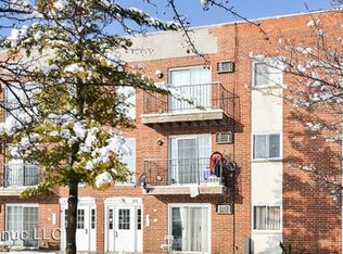 101 W Elk Trl APT 200, Carol Stream, IL 60188