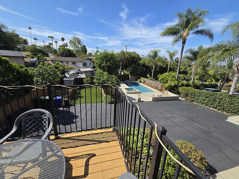 1037 Alta Vista Dr — Photo 5