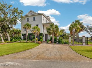 295 McIntosh Ave, Saint Simons Island, GA 31522