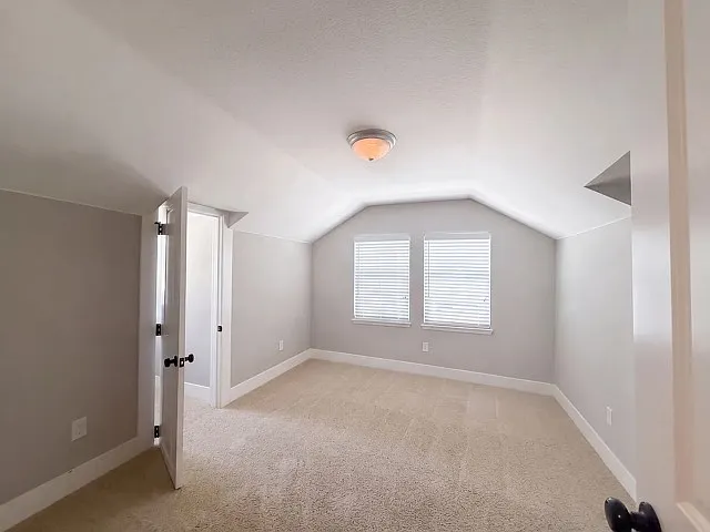 3 bed, 1394 sqft, $3,000 — Photo 4