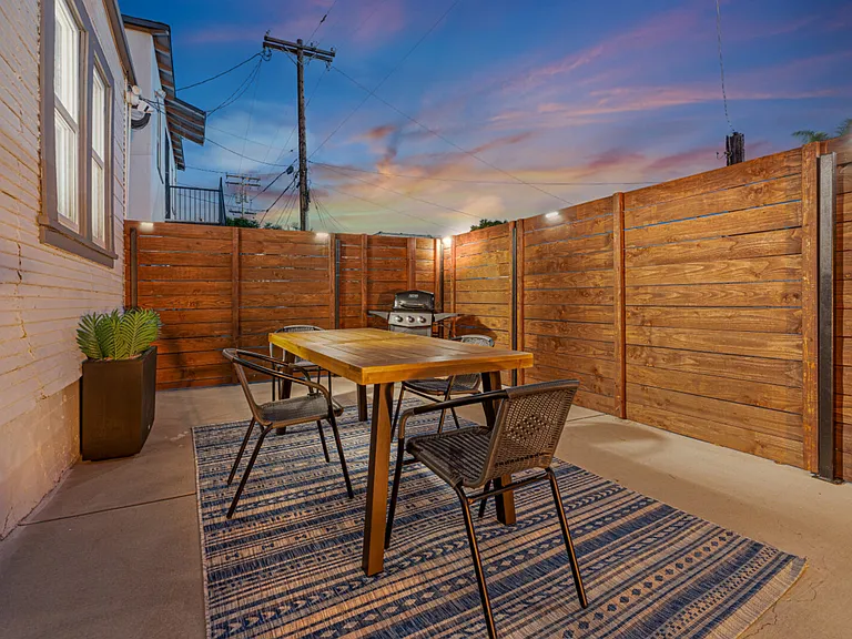 Lantana Dr — Photo 22