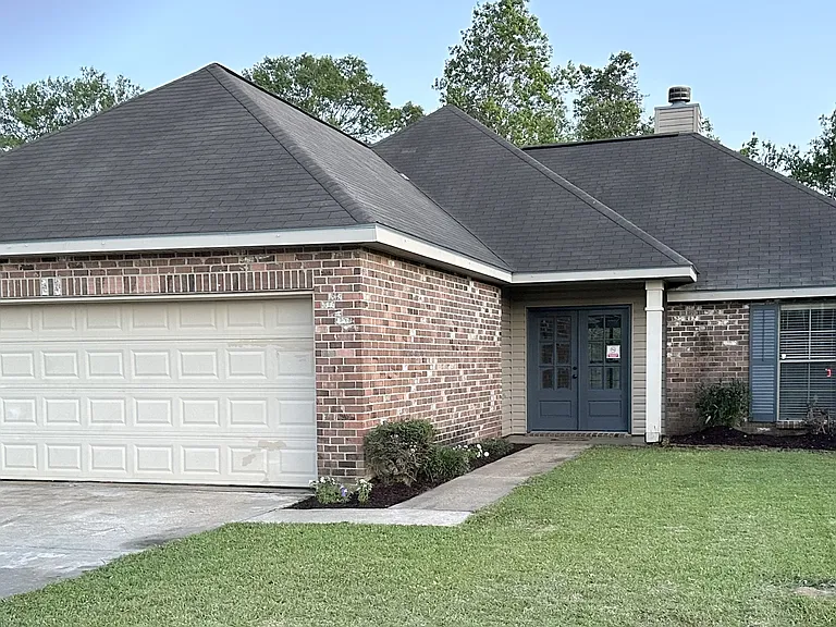 124 Saint Fabian Dr — Photo 1