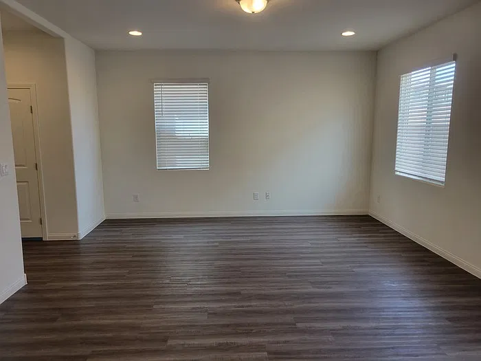 4 bed, 2.5 bath, 1599 sqft, $2,195 — Photo 2