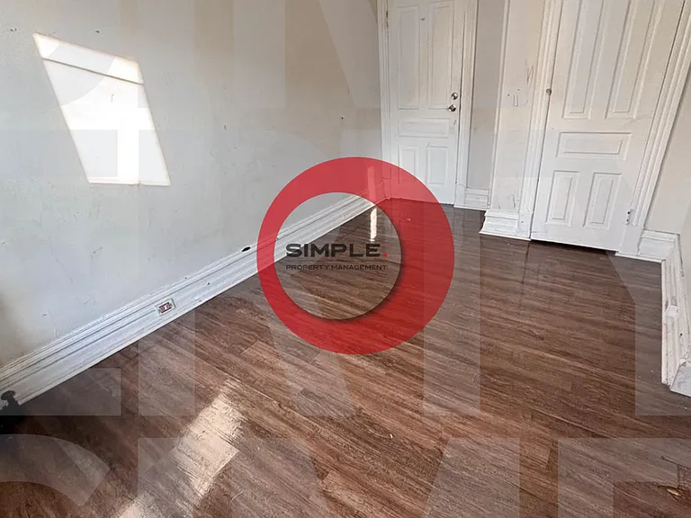 1129 Chestnut St — Photo 8