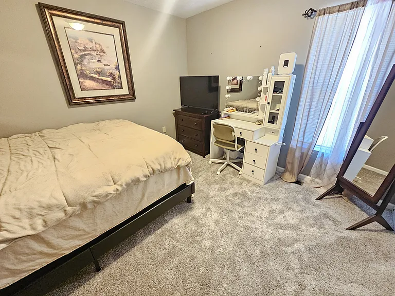 312 W Monroe St #4 — Photo 7