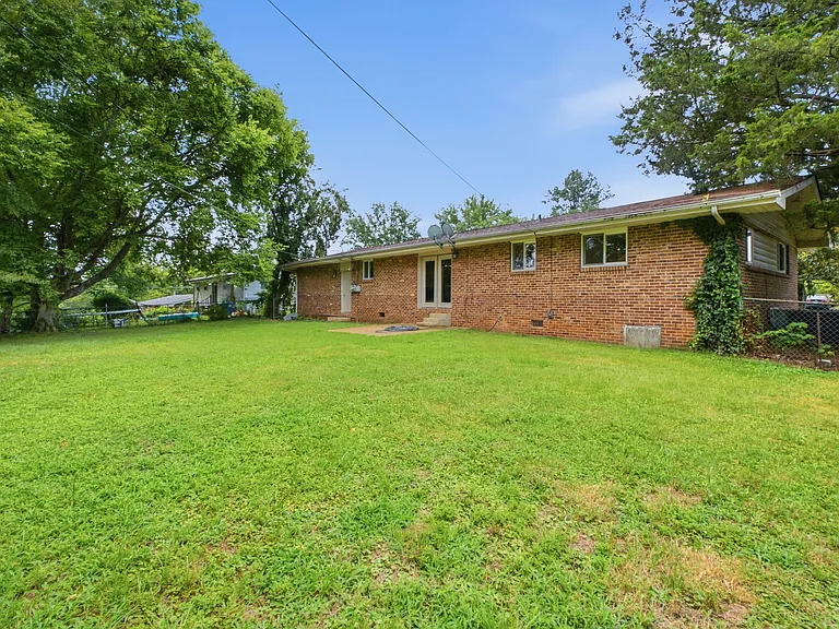 4727 Briarwood Dr — Photo 20