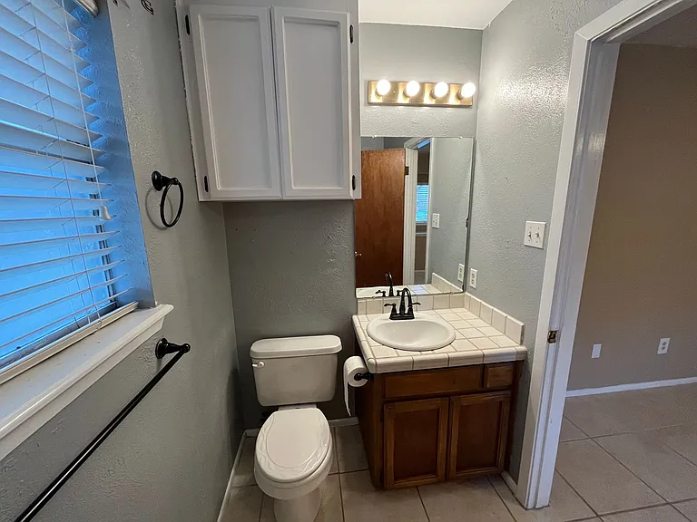 2118 Meadowgrove Dr — Photo 15