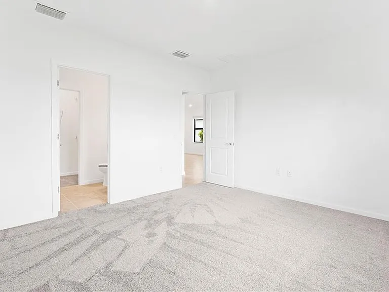6560 Silverstar Dr — Photo 18