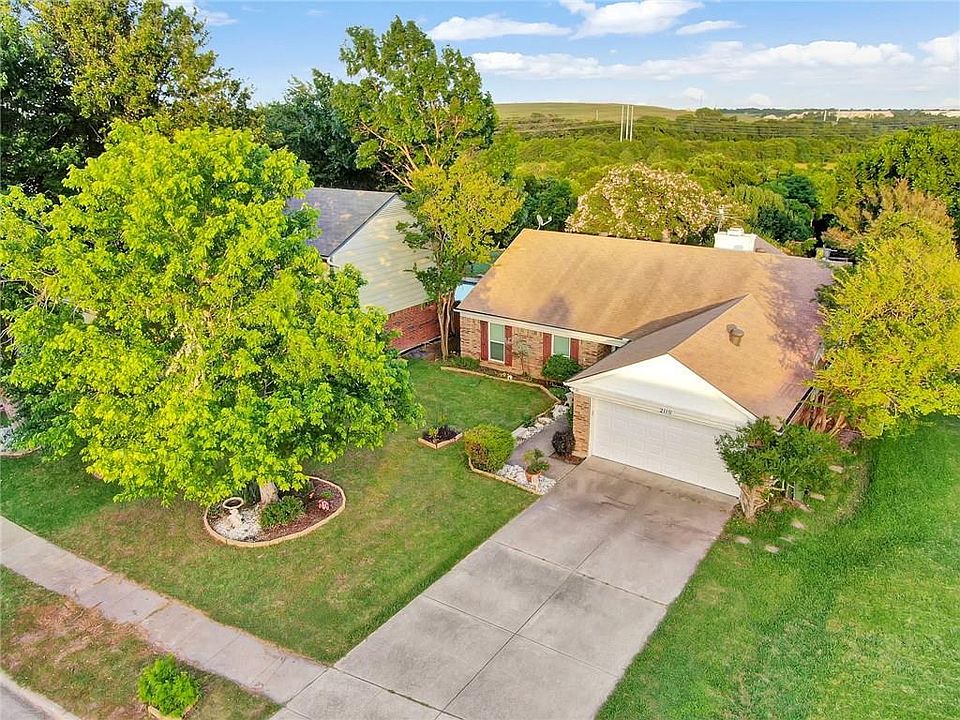 1st image of 2110 Country Oaks Dr