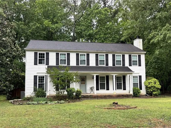 2225 Laurel Mill Way, Roswell, GA 30076