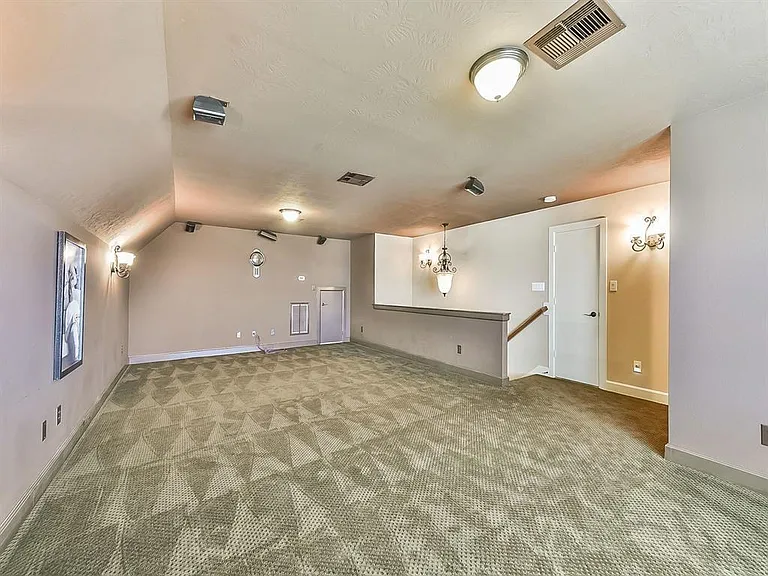 19610 S San Gabriel River Cir — Photo 40