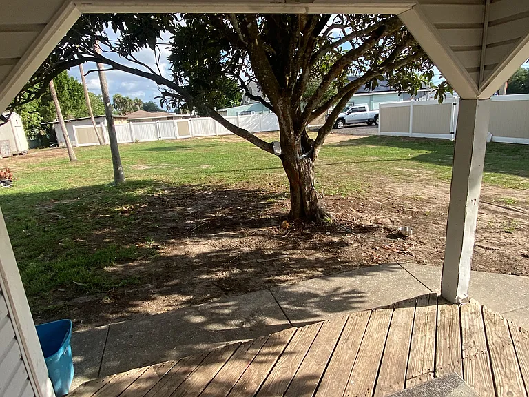 2512 N Dixie Fwy — Photo 3