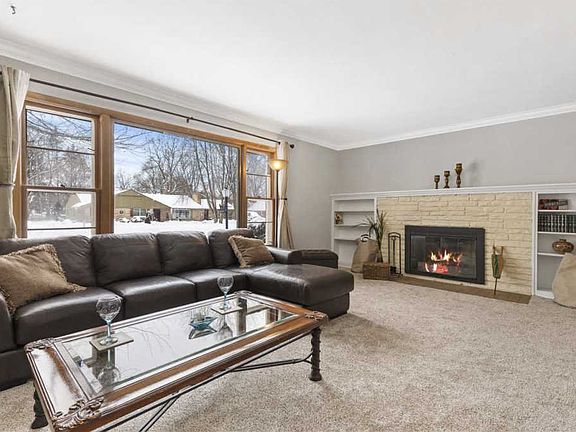 2nd image of 803 Green Meadow Ave