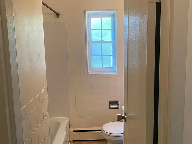 11 Stoneleigh Ave #2 — Photo 13