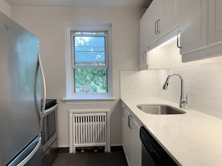 118 Montgomery Ave — Photo 7