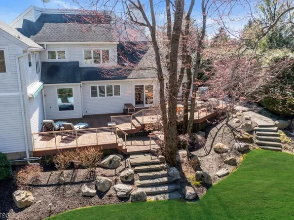 11 Blackberry Lane, North Caldwell Boro, NJ 07006