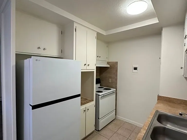 2544 Union St — Photo 4