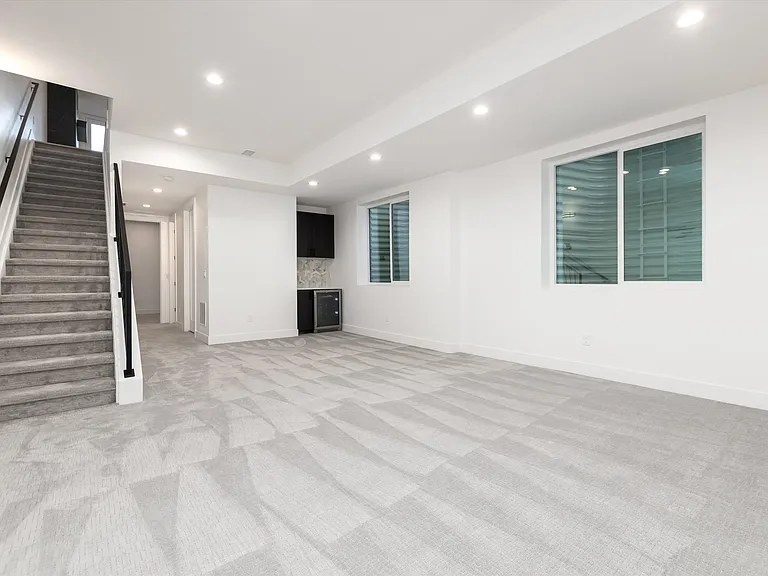 2088 Eliot St — Photo 33