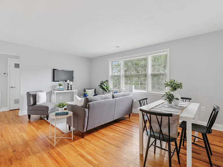 Loch Raven Village Apartments — Photo 11
